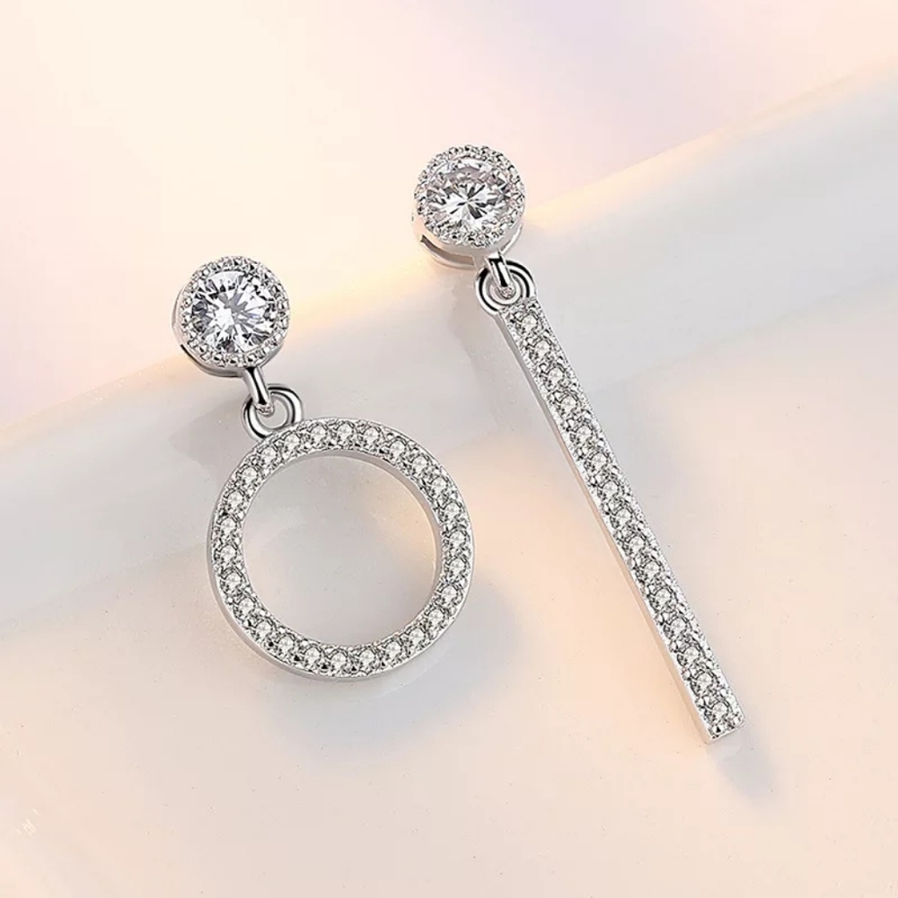New Silver Assimetry Diamond Earrings